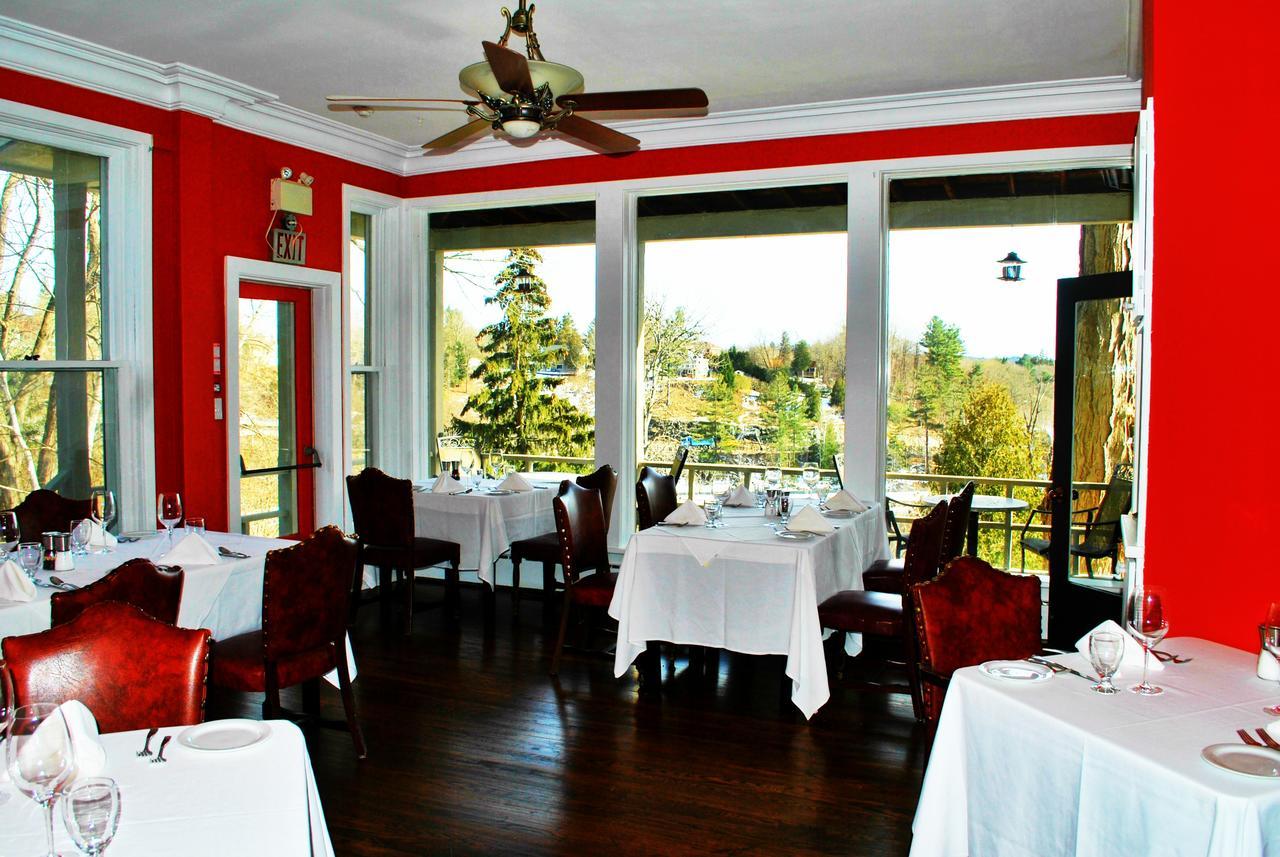 Inn At The Falls Брейсбридж Екстериор снимка